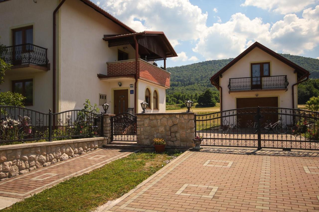 Apartman Lucija & Luka Оточац Экстерьер фото