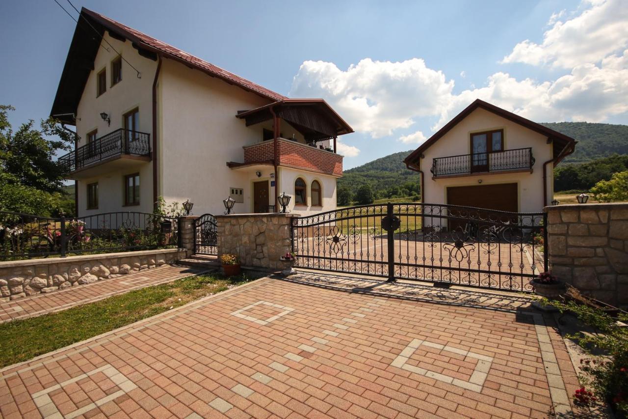 Apartman Lucija & Luka Оточац Экстерьер фото