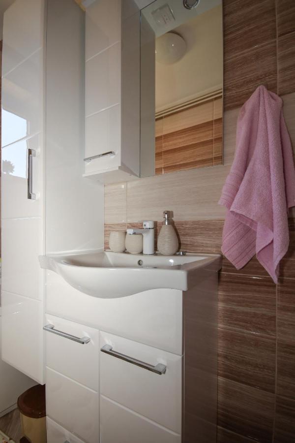Apartman Lucija & Luka Оточац Экстерьер фото