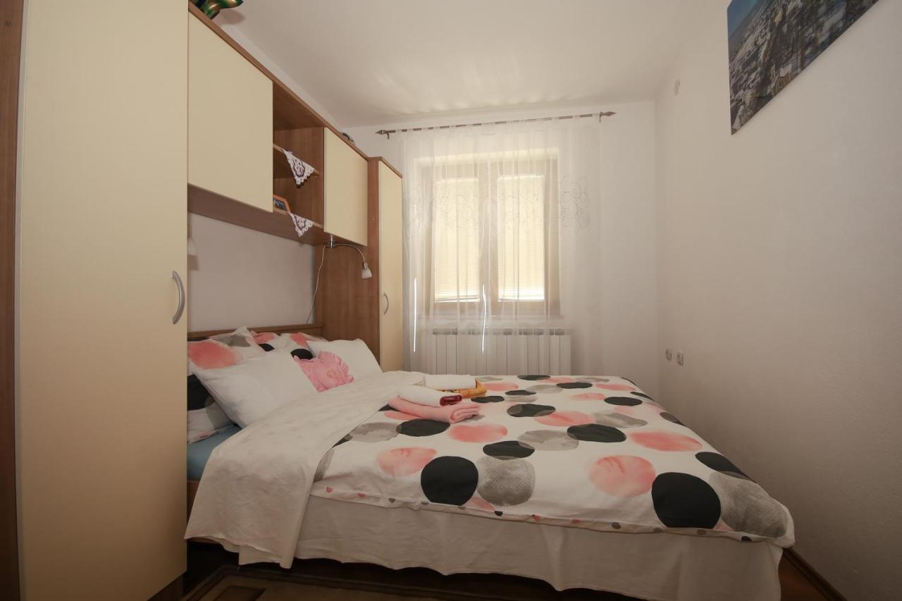 Apartman Lucija & Luka Оточац Экстерьер фото