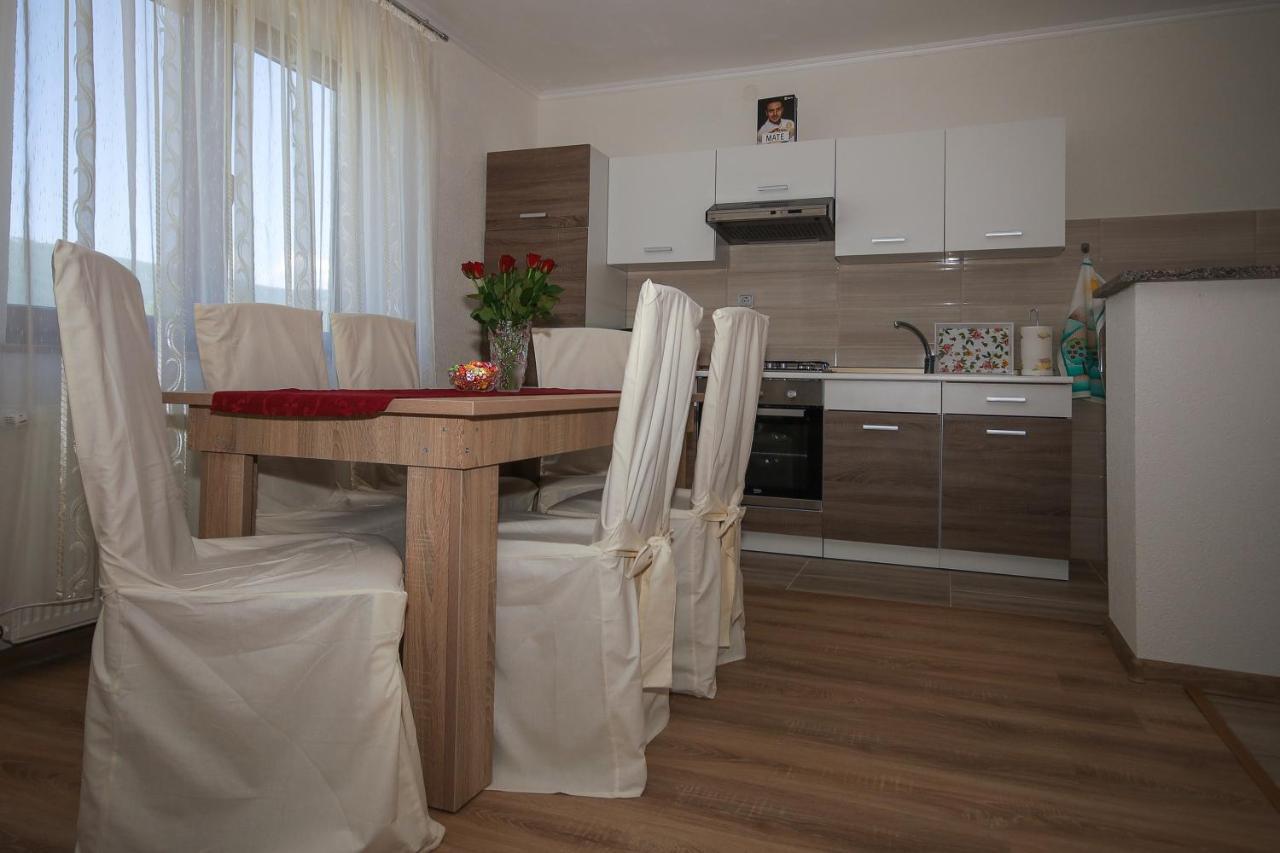 Apartman Lucija & Luka Оточац Экстерьер фото