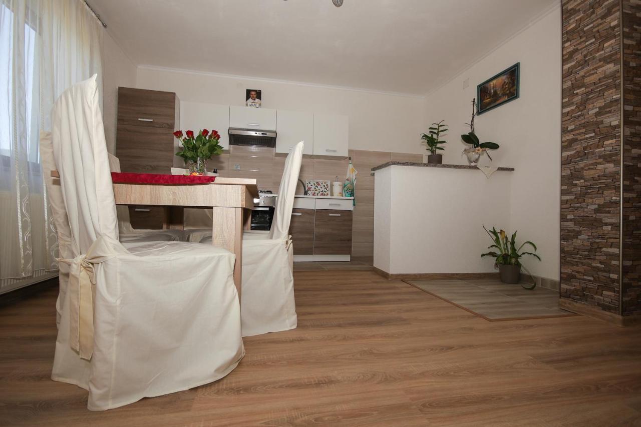 Apartman Lucija & Luka Оточац Экстерьер фото