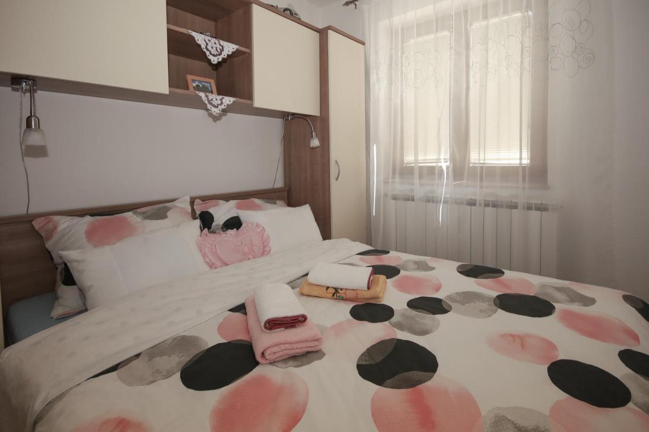 Apartman Lucija & Luka Оточац Экстерьер фото