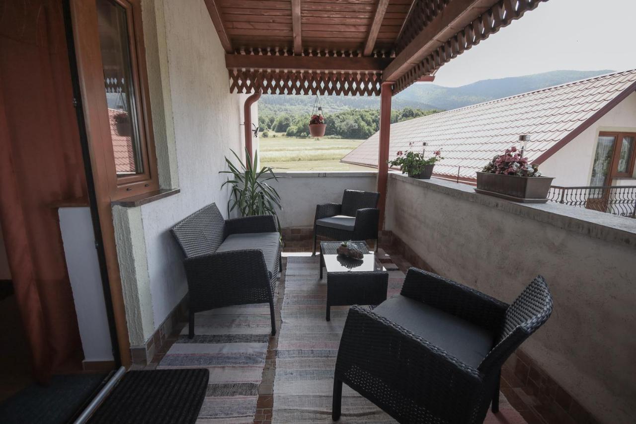 Apartman Lucija & Luka Оточац Экстерьер фото